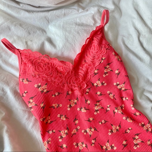 VS PINK Floral Cami Bodysuit - Picture 2 of 7